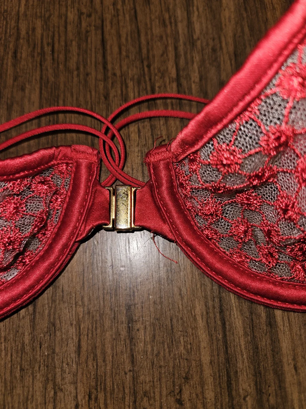 Victoria's Secret Red Lace Underwire Front-Closure Bra
